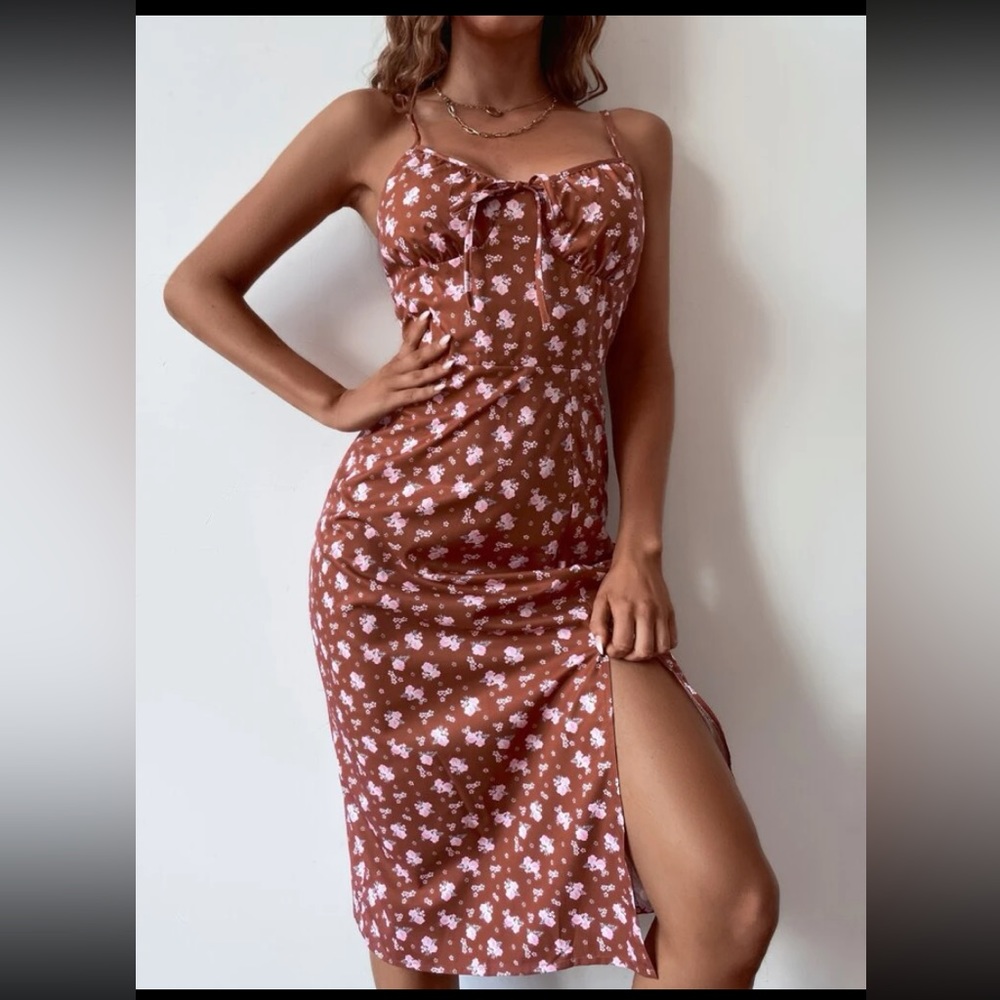 FREEBIES IN EVERY ORDER!!! 

NWOT maroon and white Floral midi summer dress